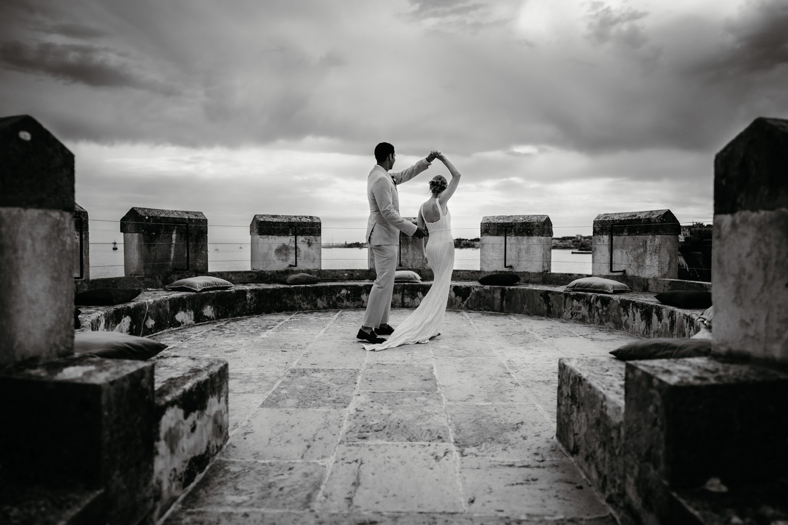 lisbon beach wedding forte da cruz the framers